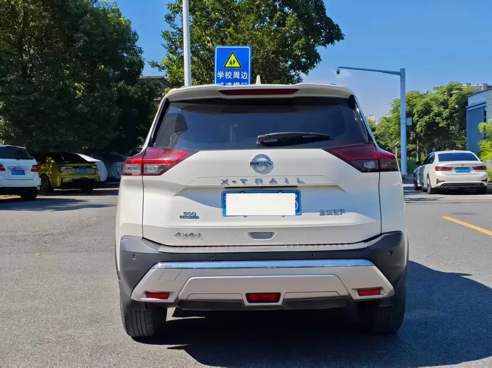 Nissan X-Trail Qijun 2021 VC-Turbo 300 CVT 4WD Deluxe Edition 2022 — thumbnail 2