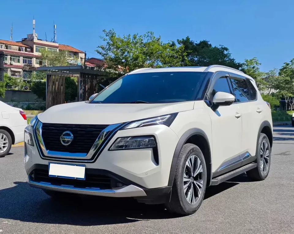 Nissan X-Trail Qijun 2021 VC-Turbo 300 CVT 4WD Deluxe Edition 2022 — photo 1, buy with delivery to Moscow