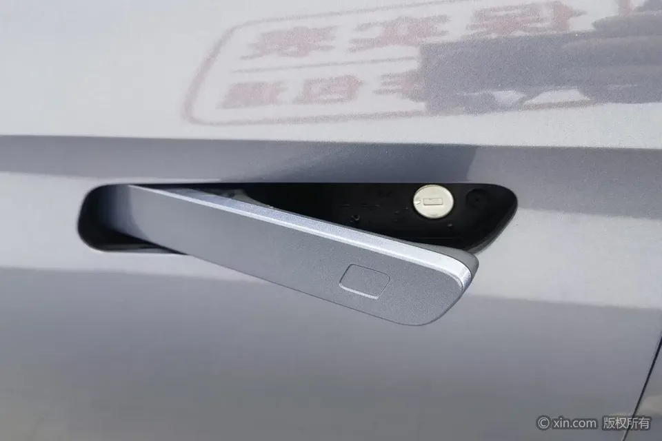 ORA Euler lightning cat Euler lightning cat 2022 555km Premium Edition 2022 — thumbnail 3