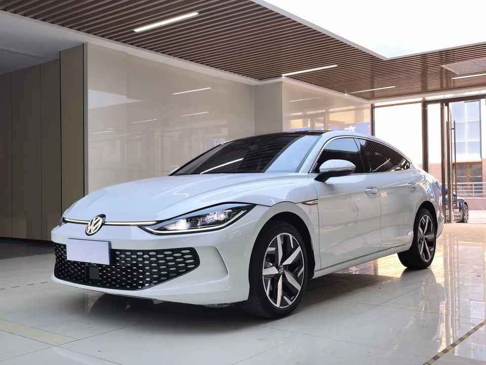 Volkswagen Lamando Lingdu 2024 Lingdu L 280TSI DSG Cool Edition 2024 — photo 1, buy with delivery to Moscow
