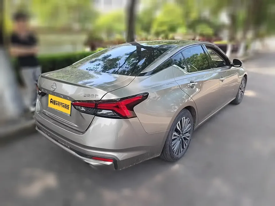Nissan Altima Sound of nature 2022 2.0L XL-TLS Enjoy Edition 2024 — thumbnail 4