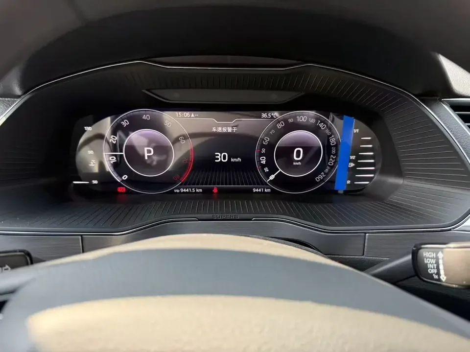 Skoda Superb Speedy 2024 TSI280 DSG Premium Edition 2024 — thumbnail 3