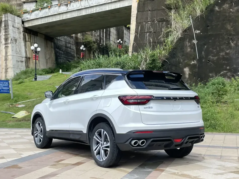 Geely Coolray SX11 Binyue 2021 240T DCT Platinum Edition 2022 — thumbnail 4