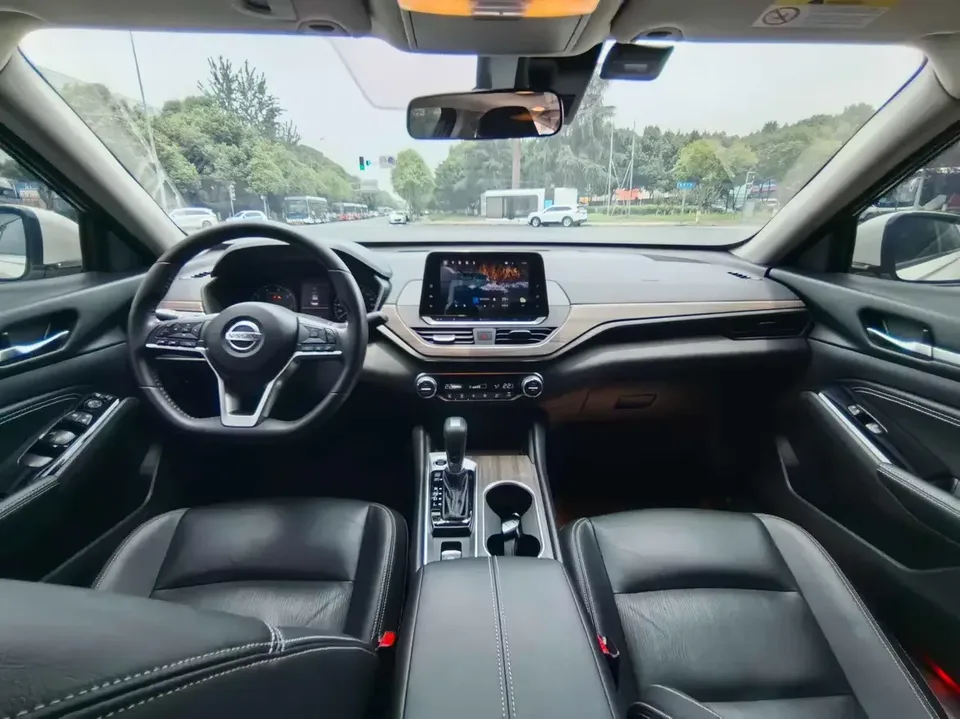 Nissan Altima Sound of nature 2020 Modified 2.0L XL Upper Smart Edition 2022 — thumbnail 4