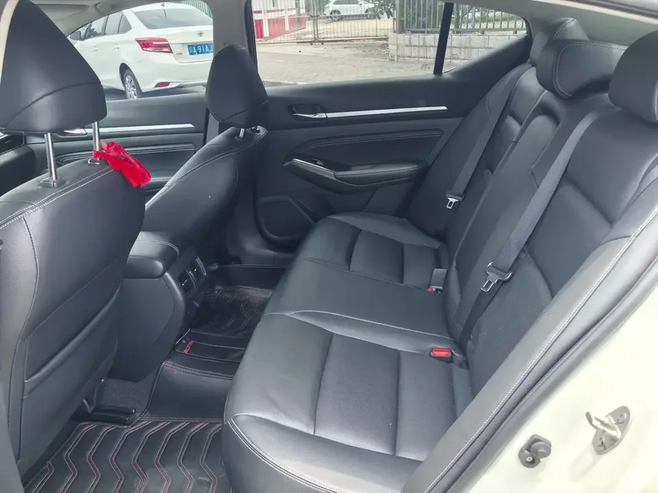 Nissan Altima Sound of nature 2020 Modified 2.0L XL Upper Smart Edition 2022 — thumbnail 5