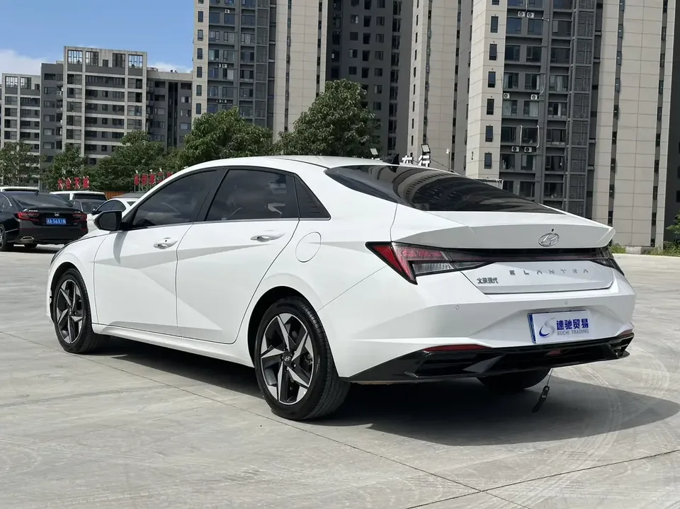 Hyundai Elantra Elantra 2022 1.5L CVT LUX Premium Edition 2023 — thumbnail 2