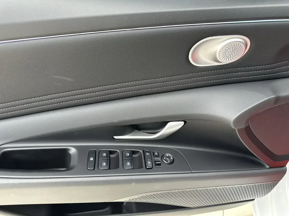 Hyundai Elantra Elantra 2022 1.5L CVT LUX Premium Edition 2023 — thumbnail 5