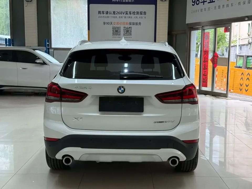 BMW X1 BMW X1 2022 sDrive20Li Fashion 2023 — миниатюра 2