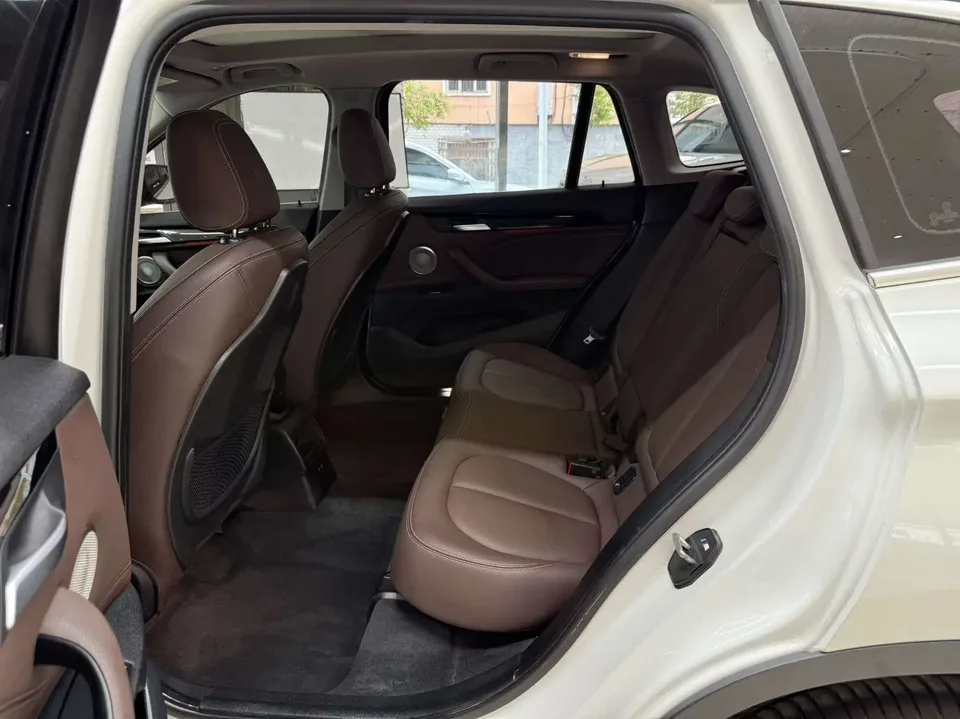 BMW X1 BMW X1 2022 sDrive20Li Fashion 2023 — миниатюра 5