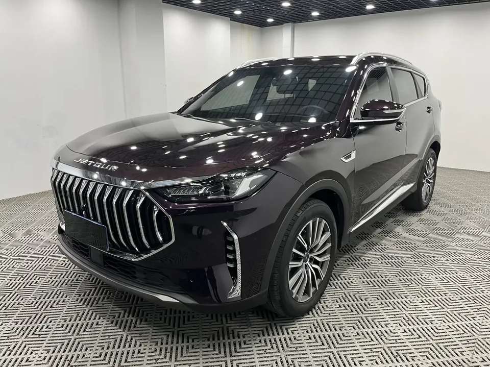 Jetour Jietu X70 PLUS Jietu X70 PLUS 2023 1.5T DCT Brave PLUS 5-seater 2023 — photo 1, buy with delivery to Moscow