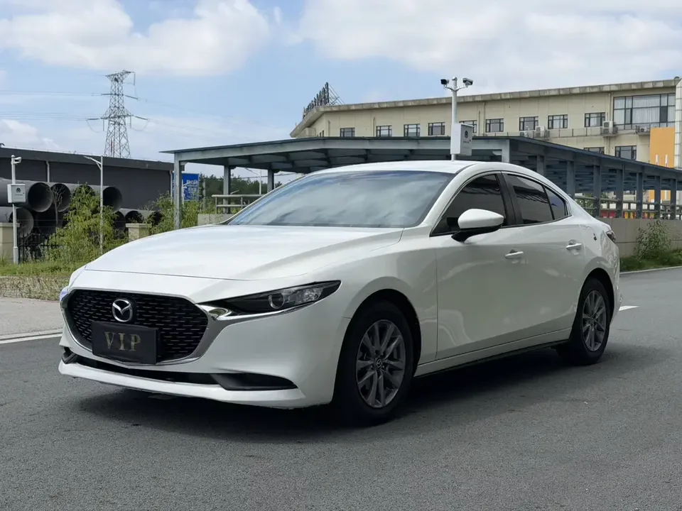 Mazda Axela Mazda3 Angkesela 2022 2.0L Automatic Quality Edition 2022 — photo 1, buy with delivery to Moscow