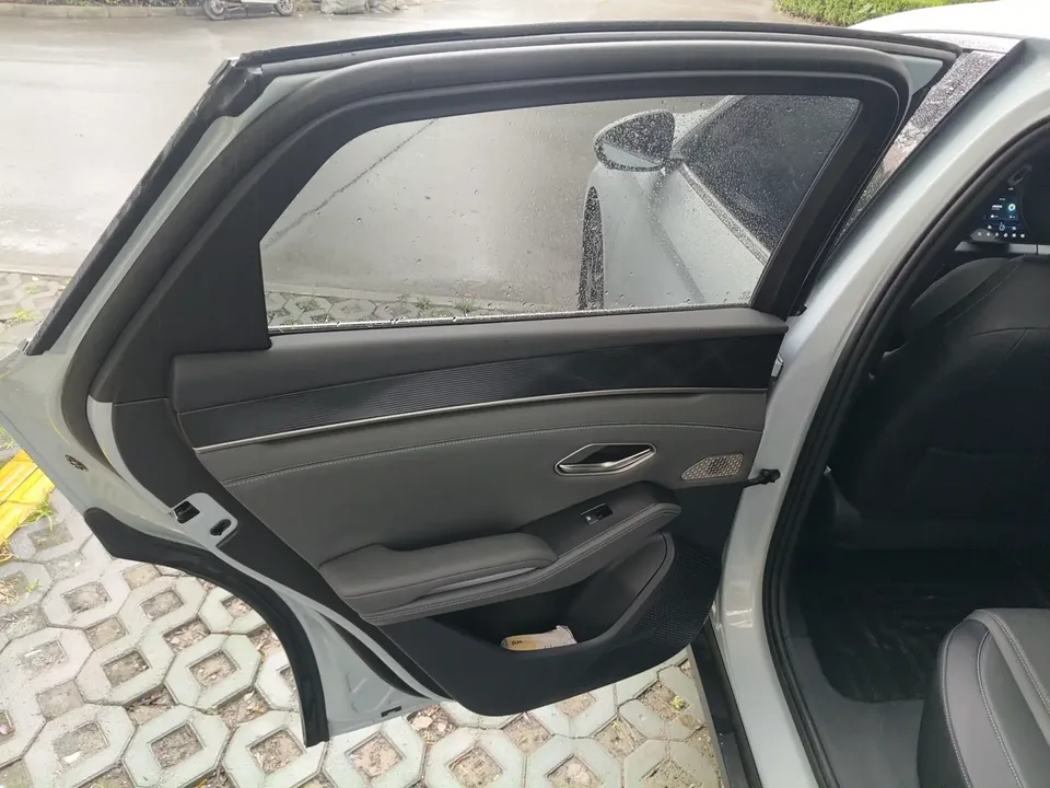 BYD Qin L DM Qin L DM 2024 DM-i 120KM Leading Type 2024 — thumbnail 5
