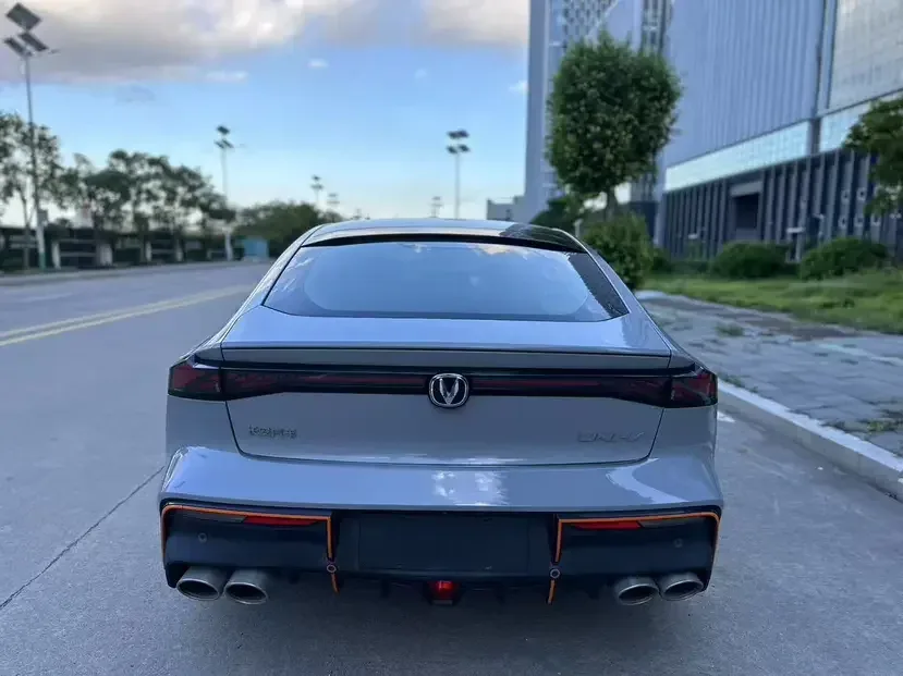 Changan UNI-V Changan UNI-V 2022 1.5T Sports Edition 2022 — миниатюра 2