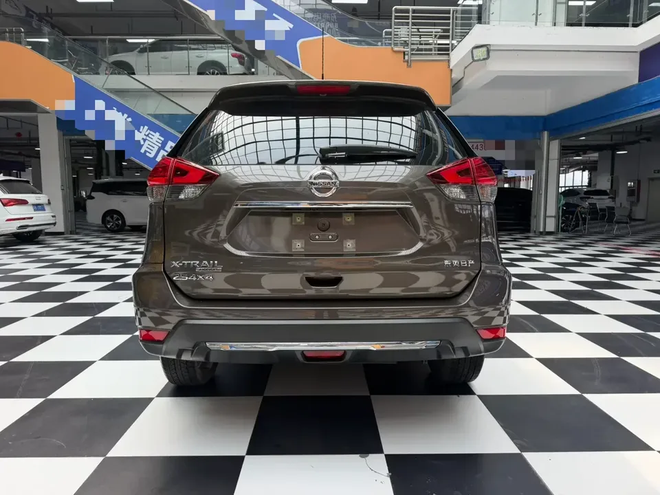 Nissan X-Trail Qijun 2022 2.0L 2WD Smart Link Premium Edition 2023 — thumbnail 2