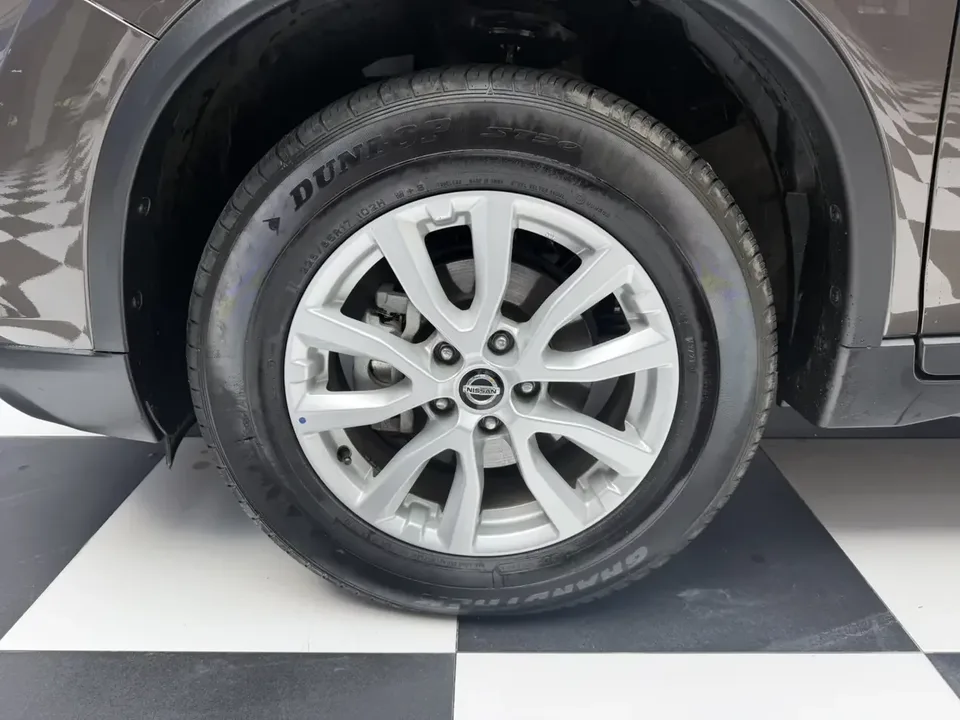 Nissan X-Trail Qijun 2022 2.0L 2WD Smart Link Premium Edition 2023 — thumbnail 3