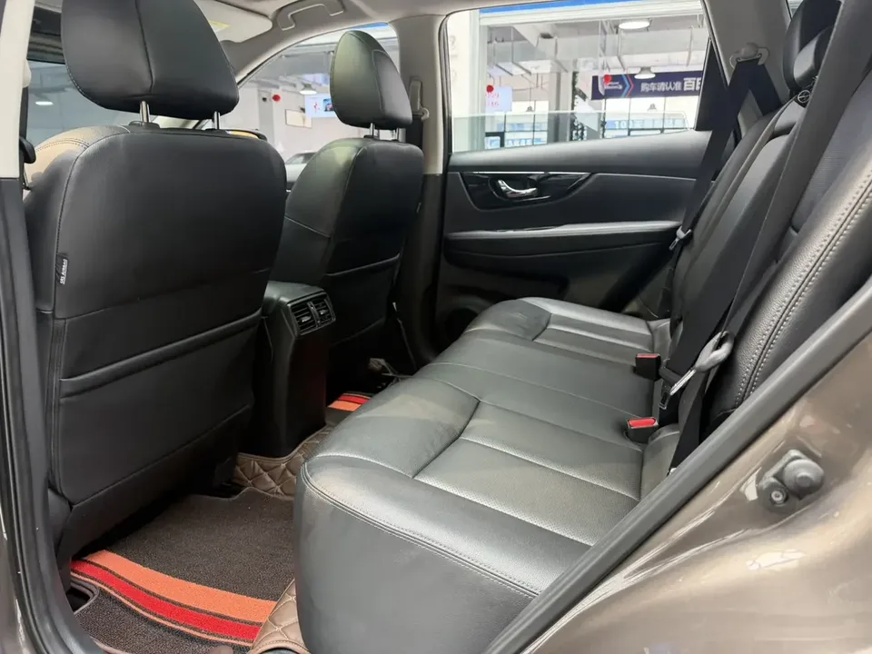 Nissan X-Trail Qijun 2022 2.0L 2WD Smart Link Premium Edition 2023 — thumbnail 5