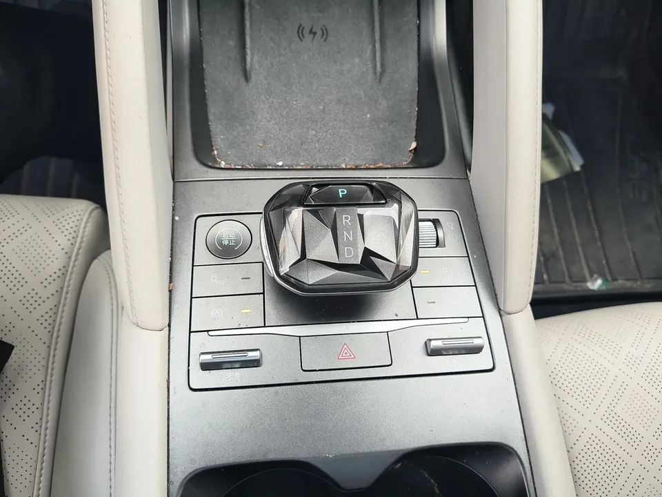 BYD Yuan Up Yuan UP 2024 401KM Surpassing Type 2024 — thumbnail 4