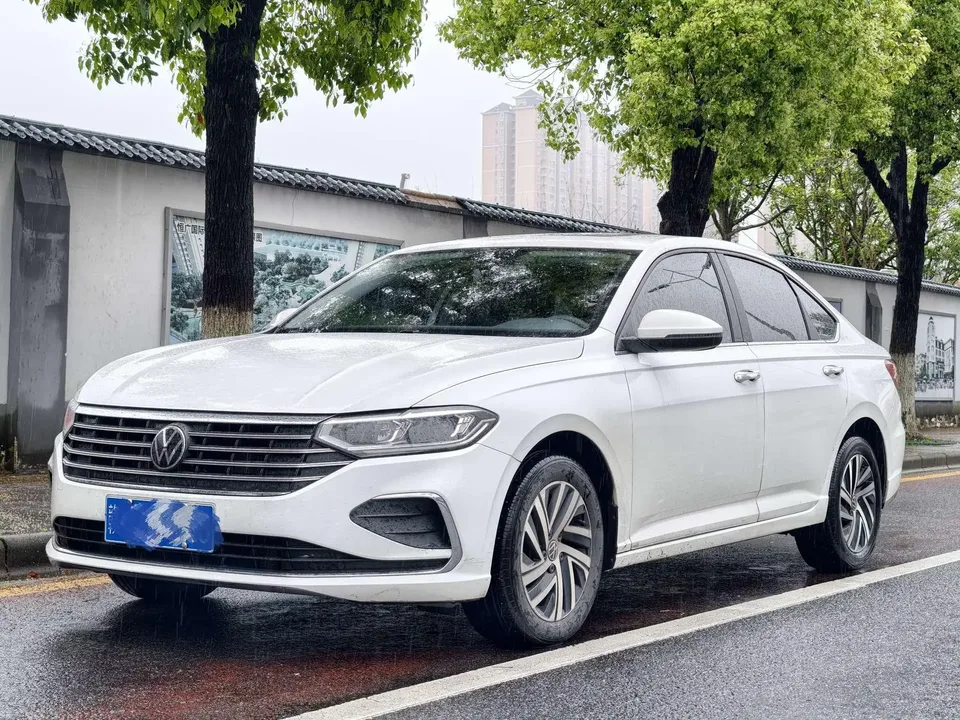 Volkswagen Lavida Lavida 2023 280TSI DSG Starry Sky Edition 2023 — photo 1, buy with delivery to Moscow