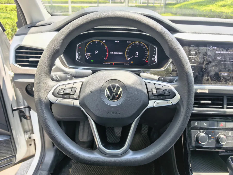 Volkswagen Explore the shadows Explore the shadows 2023 200TSI DSG Joy Smart Edition 2024 — thumbnail 3