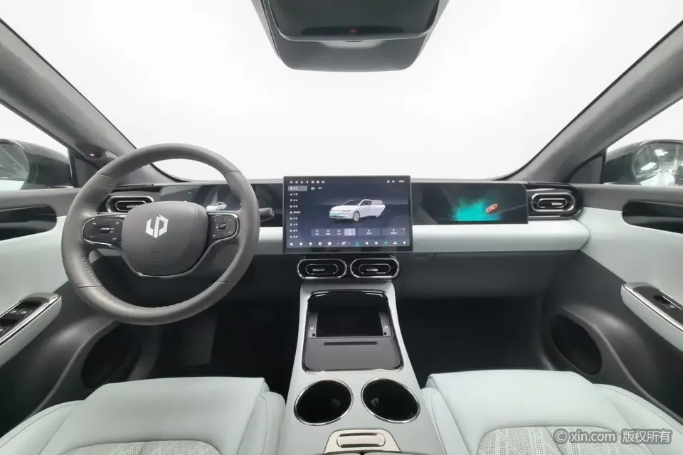 Leapmotor Zero running C01 Zero running C01 2024 Pure Electric Version 625 Premium Edition 2024 — миниатюра 4