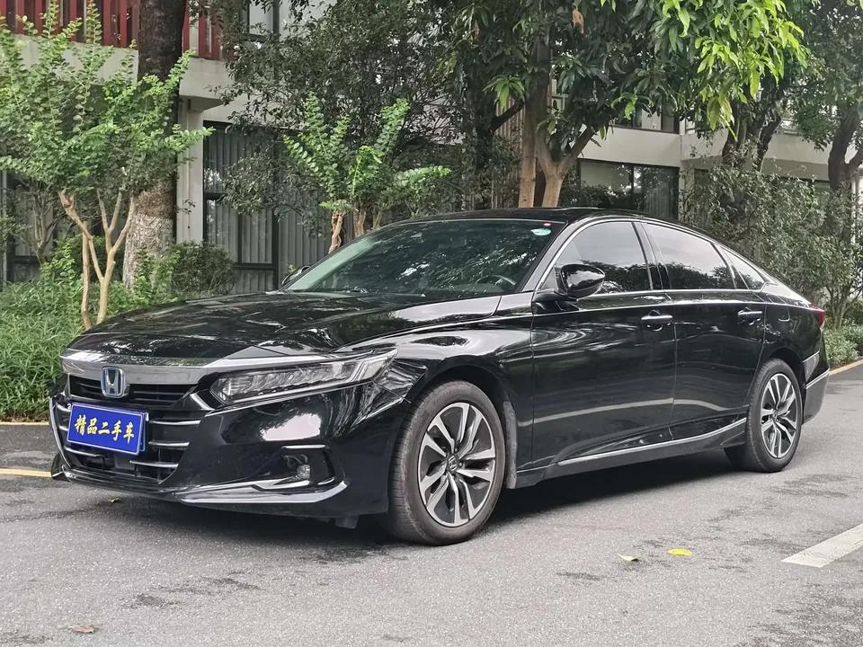 Honda Accord Accord 2022 Sharp Hybrid 2.0L Sharp Leader Edition 2023 — photo 1, buy with delivery to Moscow