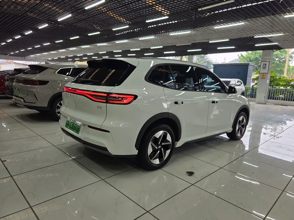 Geely Galaxy E5 Galaxy E5 2024 440km Departure Edition 2025 — thumbnail 2