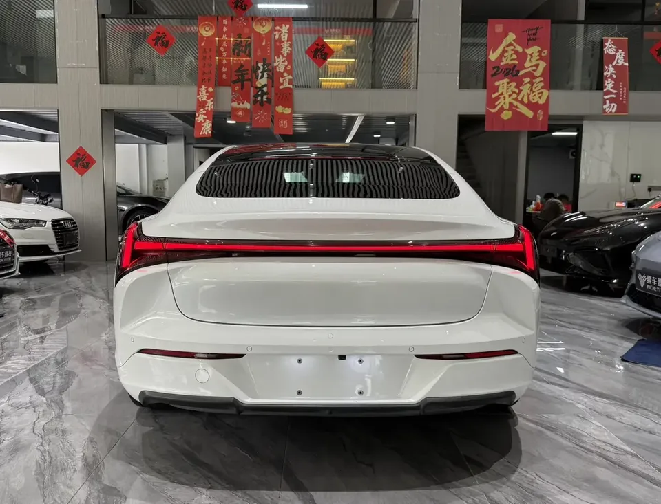 Hozon Neta S Nezha S 2024 Extended range 1060 Lite version 2023 — миниатюра 2