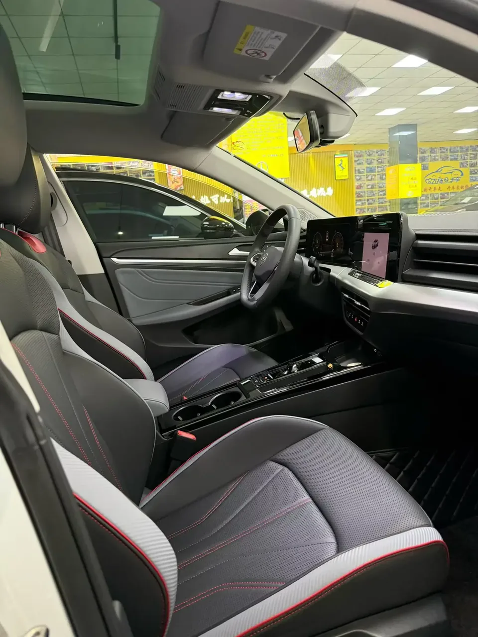 Volkswagen Lamando Lingdu 2022 Lingdu L 280TSI DSG Hot Edition 2024 — thumbnail 3