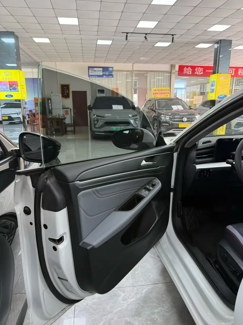 Volkswagen Lamando Lingdu 2022 Lingdu L 280TSI DSG Hot Edition 2024 — thumbnail 5