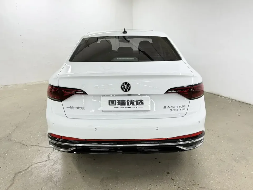 Volkswagen Sagitar Sagitar 2023 280TSI DSG Beyond Edition Plus 2022 — thumbnail 2