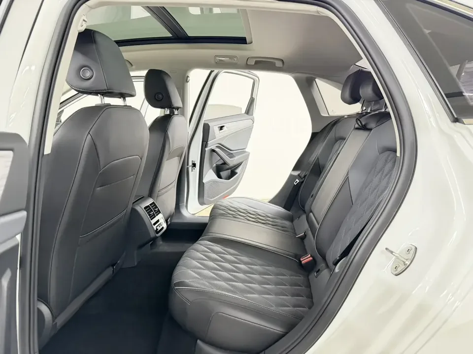 Volkswagen Sagitar Sagitar 2023 280TSI DSG Beyond Edition Plus 2022 — thumbnail 5