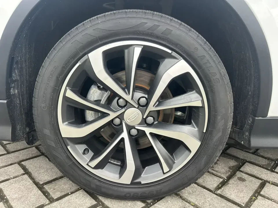 Geely Emgrand S Emgrand S 2022 1.4T CVT Crossover Player Edition 2022 — thumbnail 3