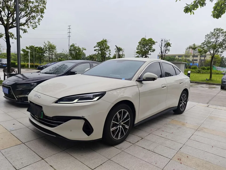 BYD Seal 06DM Seal 06DM 2024 DM-i 80KM Premium 2024 — photo 1, buy with delivery to Moscow