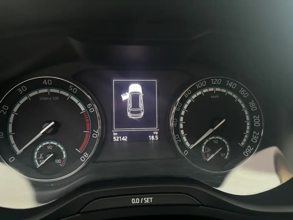 Skoda Karoq Korok 2022 TSI280 Premium Edition 2022 — thumbnail 5