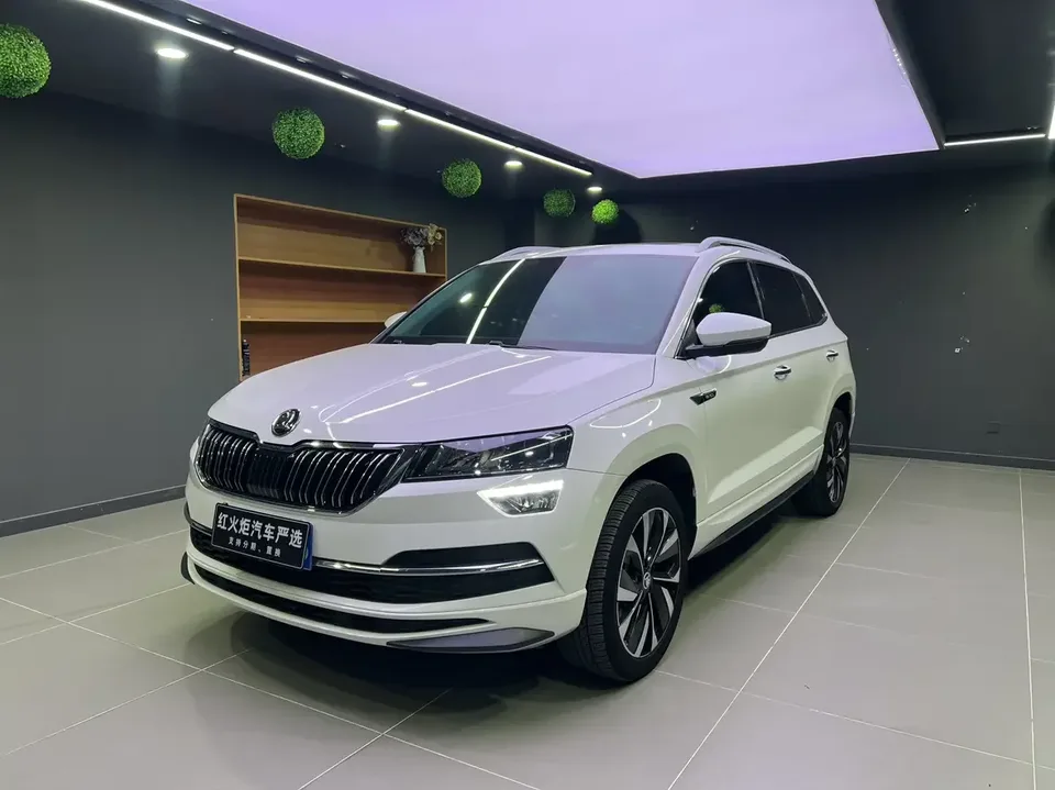Skoda Karoq Korok 2022 TSI280 Premium Edition 2022 — photo 1, buy with delivery to Moscow