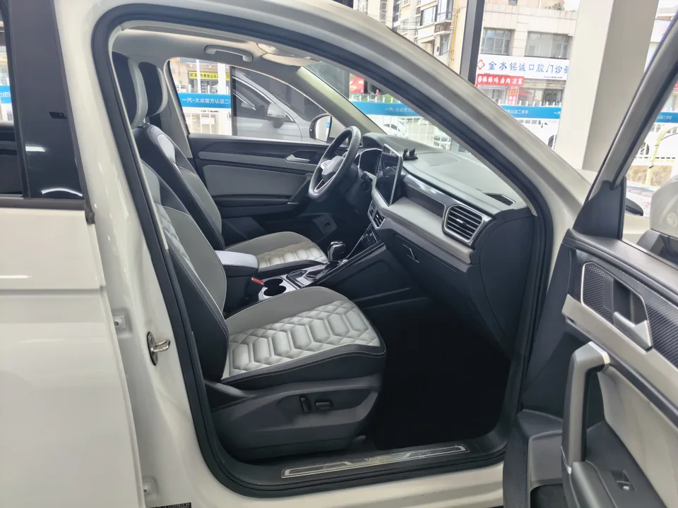 Volkswagen Tayron Tanyue 2024 300TSI 2WD Luxury Plus Advanced Edition 2024 — thumbnail 4