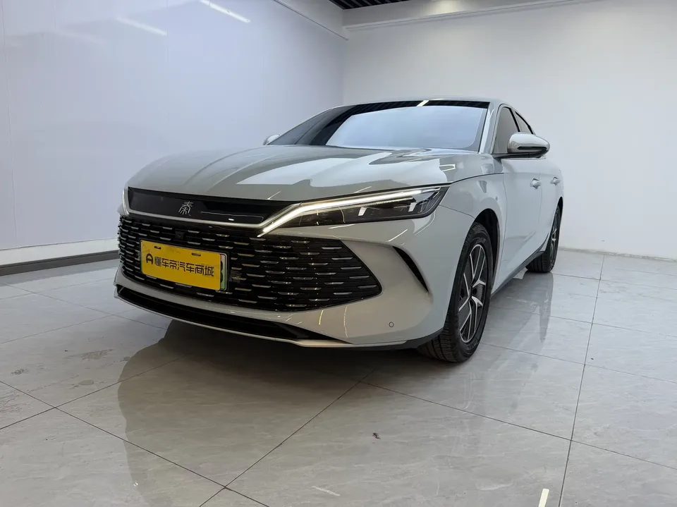 BYD Qin L DM Qin L DM 2024 DM-i 120KM Leading Type 2025 — photo 1, buy with delivery to Moscow