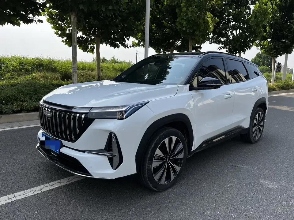Geely Atlas L Boyue L 2025 The fourth generation 1.5TD DCT Jinxiu 2026 — photo 1, buy with delivery to Moscow