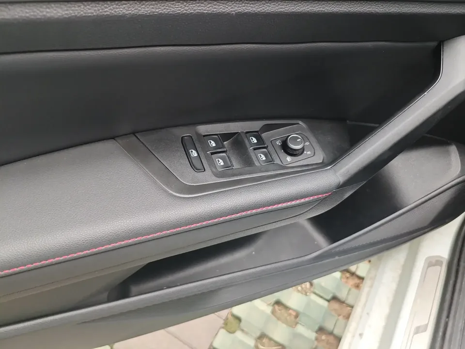 Volkswagen Lavida Lavida 2024 300TSI DSG Starry Sky Leading Edition 2024 — thumbnail 4