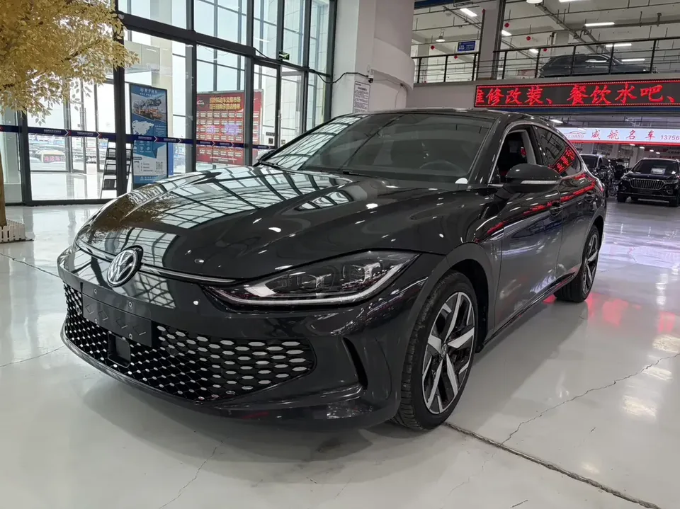 Volkswagen Lamando Lingdu 2023 Lingdu L 280TSI DSG Cool Edition 2023 — photo 1, buy with delivery to Moscow