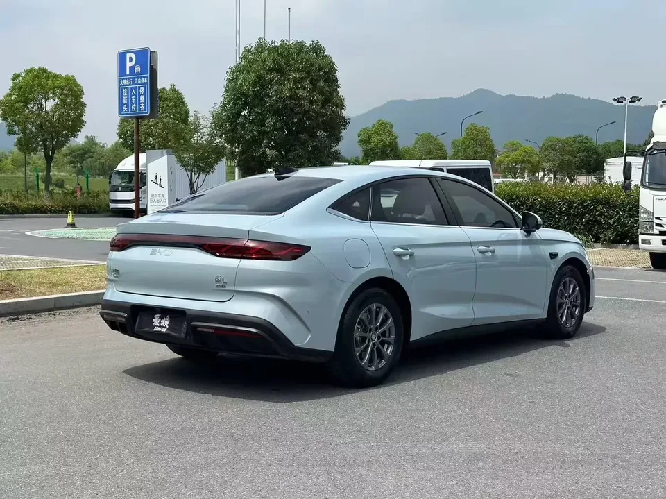 BYD Qin L DM Qin L DM 2025 Intelligent Driving Edition DM-i 80KM Leading Edition 2025 — thumbnail 2