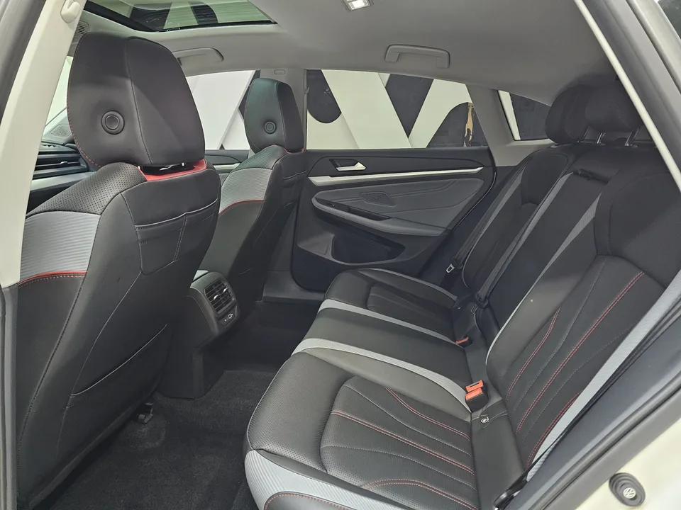 Volkswagen Lamando Lingdu 2022 Lingdu L 280TSI DSG Hot Edition 2023 — миниатюра 5