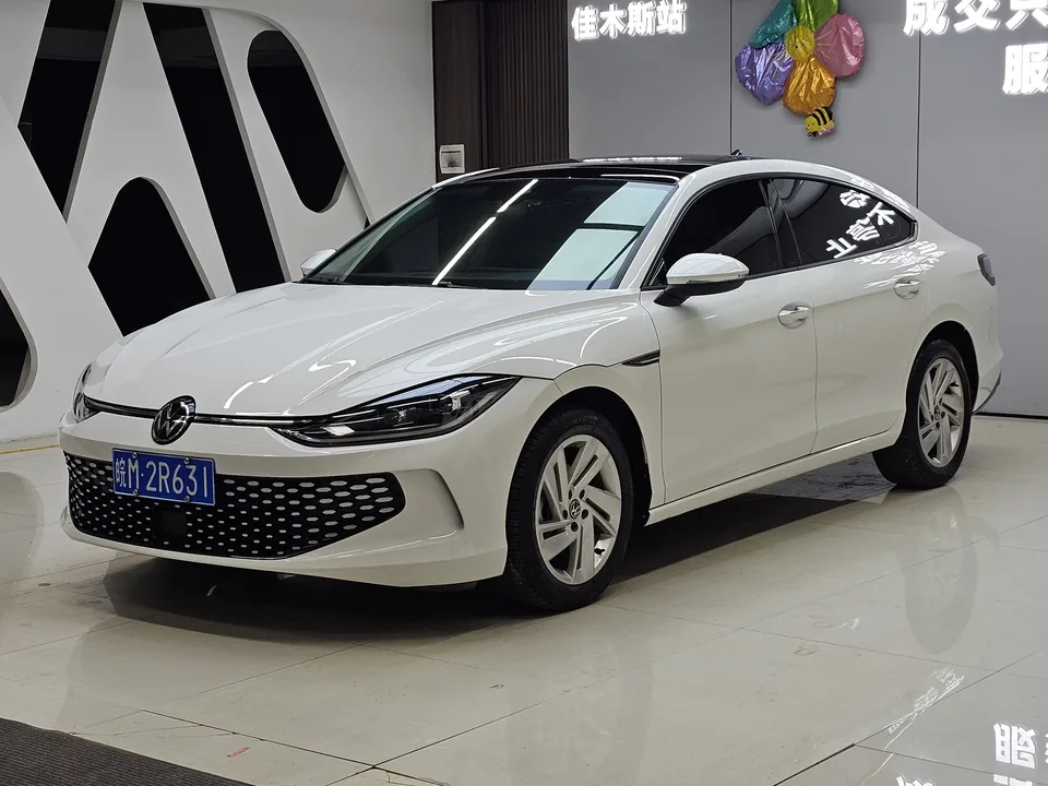 Volkswagen Lamando Lingdu 2022 Lingdu L 280TSI DSG Hot Edition 2023 — photo 1, buy with delivery to Moscow