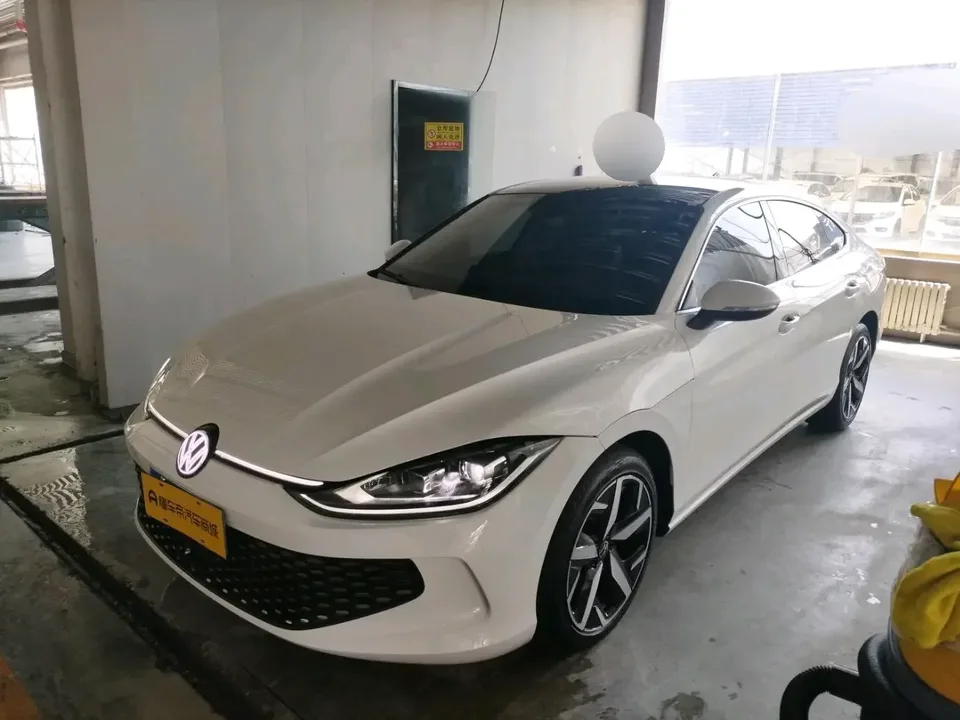 Volkswagen Lamando Lingdu 2025 Lingdu L 280TSI DSG Cool Edition 2024 — photo 1, buy with delivery to Moscow