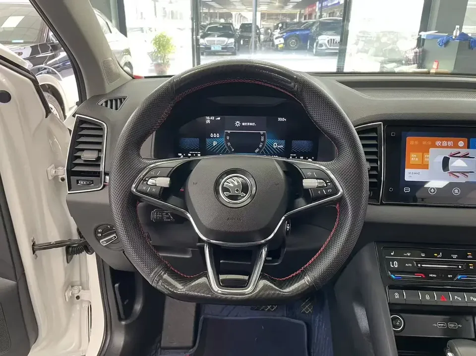 Skoda Karoq Korok 2022 Modified TSI280 Luxury Edition 2022 — thumbnail 4