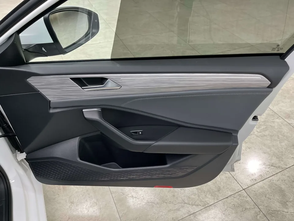 Volkswagen Sagitar Sagitar 2023 200TSI DSG Flying Edition 2023 — thumbnail 5