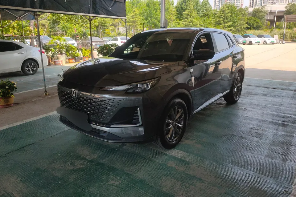 Changan CS55 Plus Changan CS55 PLUS 2024 The third generation 1.5T DCT light year version 2024 — photo 1, buy with delivery to Moscow