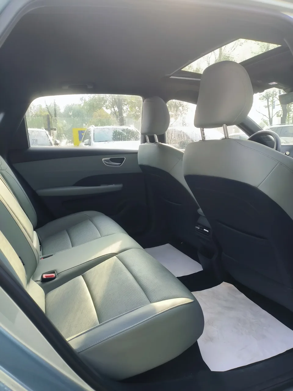 Roewe D6 Roewe D6 2025 520km Smart Edition 2025 — миниатюра 4