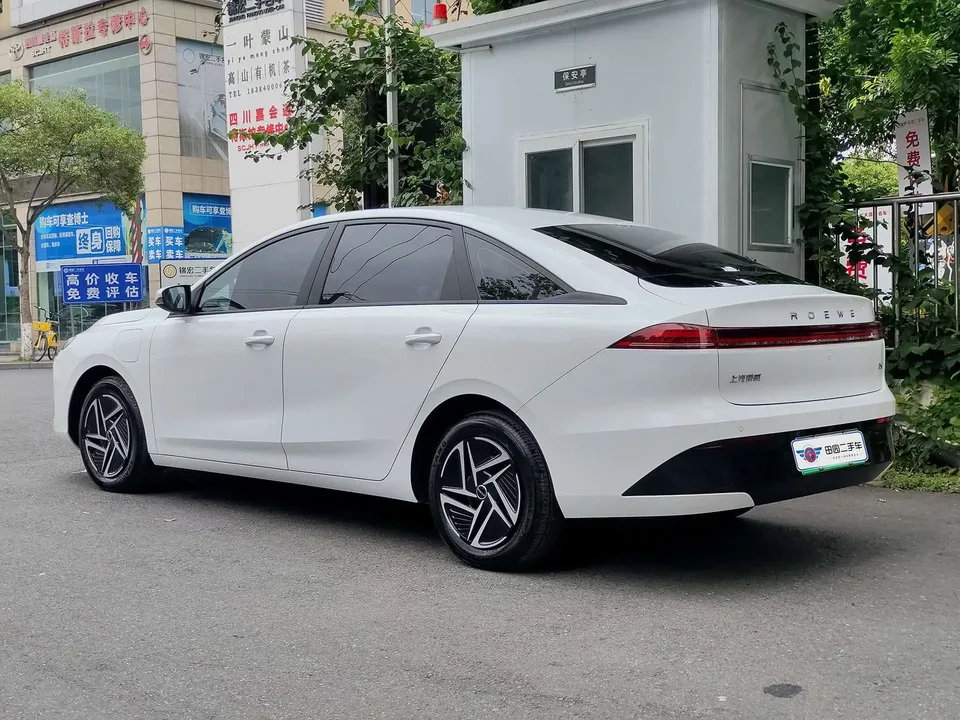 Roewe D6 Roewe D6 2025 450km Premium Edition 2026 — thumbnail 4