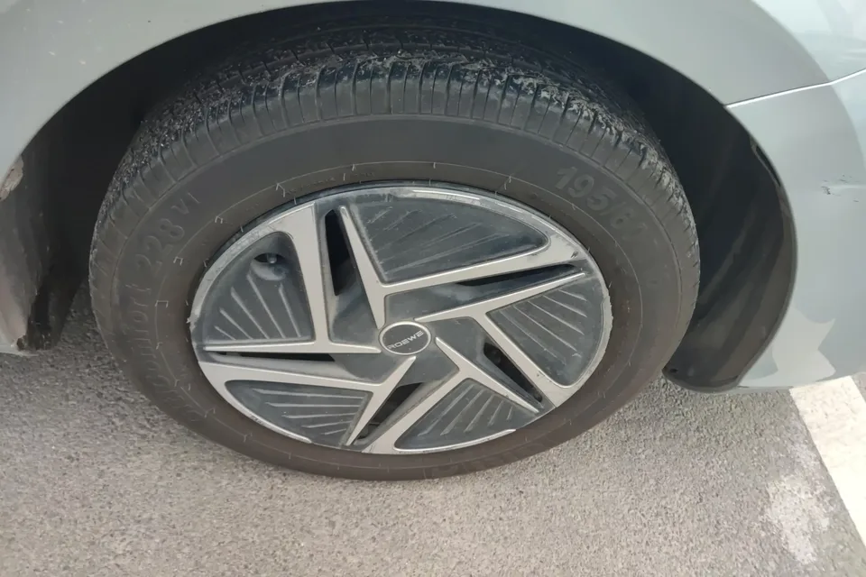 Roewe D6 Roewe D6 2025 450km Premium Edition 2025 — thumbnail 3